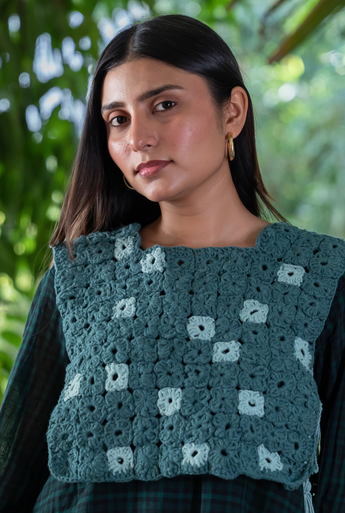 Gajra Bib
