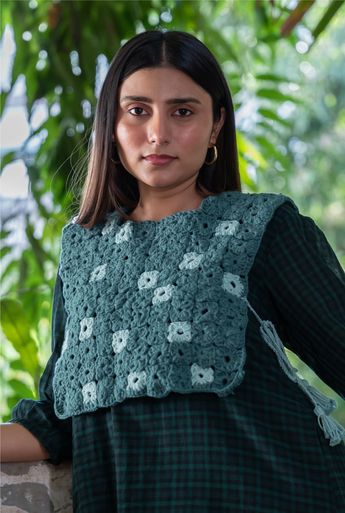 Gajra Bib